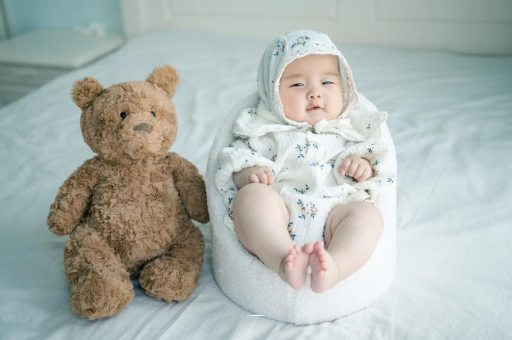 江山宝宝吃不饱母乳的症状